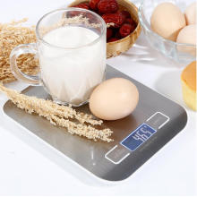 Accurate digital kitchen scale for baking